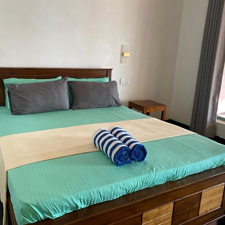 Sapphire Blue Hotel Hikkaduwa Kültér fotó