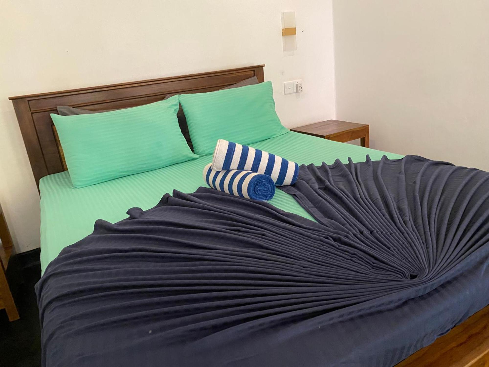 Sapphire Blue Hotel Hikkaduwa Kültér fotó